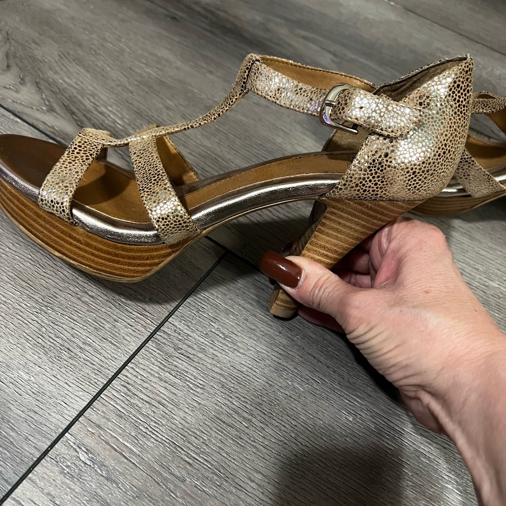 Softt St. Denis Champagne Gold Platform Heeled Sandals